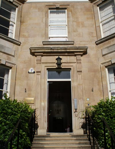 willoughby-house-entrance3