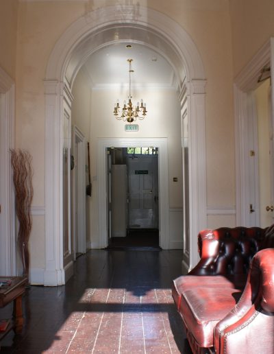 willoughby-house-hall1